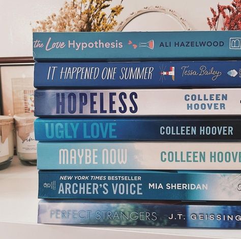 Hopeless Colleen Hoover, Book Tok, Teenage Books To Read, Unread Books, Fantasy Books To Read, 100 Books To Read, Recommended Books To Read, Book Annotation, Romantic Books