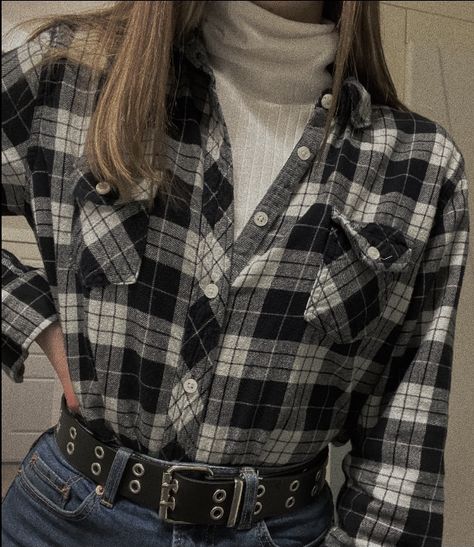 white turtleneck + flannel outfit!! Flannel Blouse Outfit, White Top Layered Outfit, Turtleneck With Trousers, Mock Neck Top Outfit Layered T Shirt, Formal Flannel Outfit, Flannel Over Turtleneck, White Turtleneck Outfit Layering, Outfit Inspo Turtleneck, Turtleneck Under Flannel