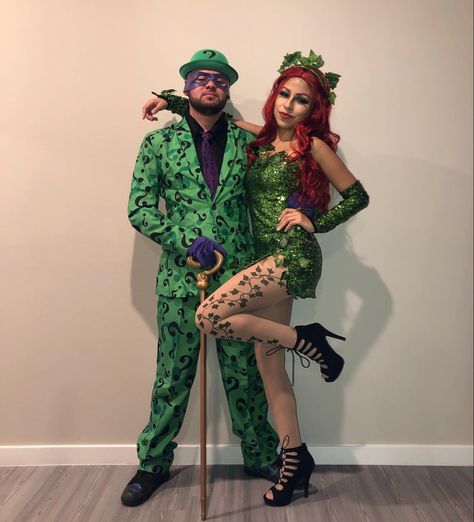 Couples Costumes Poison Ivy, Posion Ivy And The Riddler Costume, Super Hero Halloween Costumes Couples, Joker And Poison Ivy Costume, Couple Costumes Cosplay, The Riddler And Poison Ivy Costume, Couple Villian Costumes, 20s Couple Halloween Costumes, Poison Ivy And Batman Costume