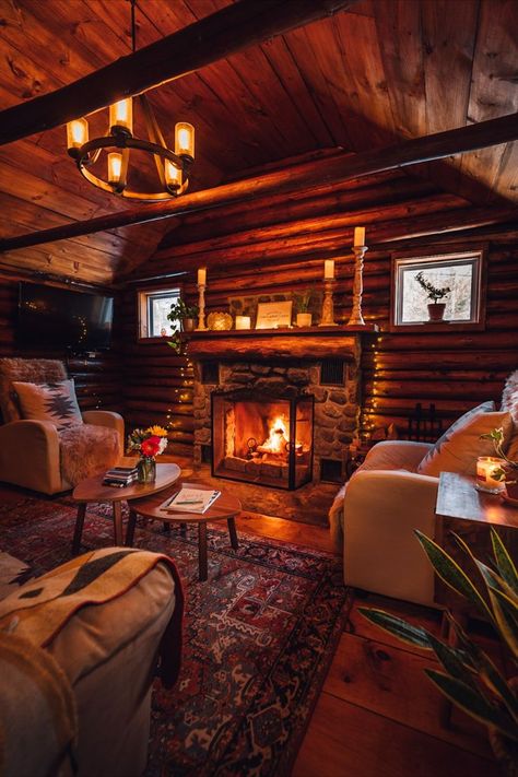 Book your stay at The Conscious Cabin: https://airbnb.com/h/theconsciouscabin Fall in the White Mountains is truly magical...crispy days and cozy nights, cuddles by a toasty campfire, the sound of crunching leaves, vibrant displays of color, going for a paddle or dip in nearby lakes and rivers, stargazing from mountaintops, pumpkin everything, autumn sunsets, fresh local yums, brews and so much more.🍁🍂 📷👑 by cabin connoisseurs @dirtandglass @heypamcakes Cozy Cabin Aesthetic Living Room, Log Cabin Aesthetic, Make A Fireplace, Cabin Inside, Art In Home, Cozy Cabin Decor, Conway New Hampshire, Place Aesthetic, Cabin Fireplace