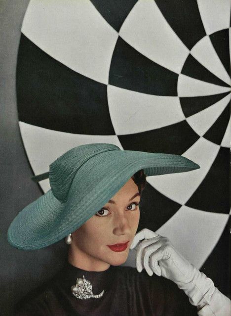 1953 | Description to come | .pintuck | Flickr 1950s Accessories, Vintage Fashion 50s, 1950’s Style, Fifties Fashion, Moda Retro, Fashion 1950s, Love Hat, Fascinator Hats, Moda Vintage