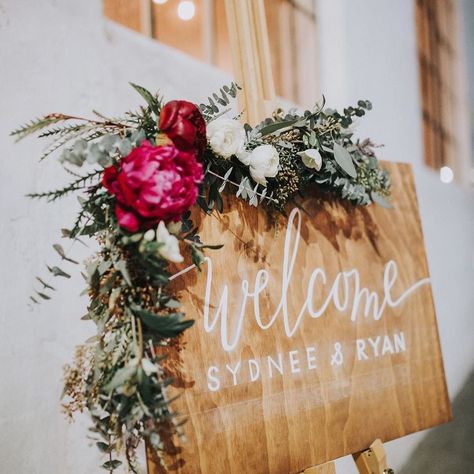 Marsala Wedding, Wedding Welcome Signs, Burgundy Wedding, Wedding Signage, Wedding Deco, Wedding Welcome, Trendy Wedding, On Your Wedding Day, Future Wedding