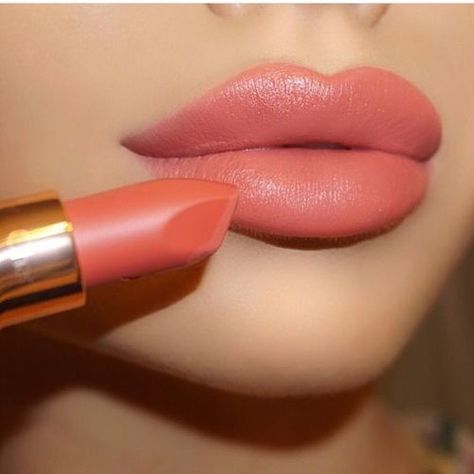 Unlike bright red, peach lipstick has a way of adding a subtle pop of color to your complexion and it's generally considered to be one of the most universally flattering color options. Spring Lipstick, Drugstore Lipstick, Maybelline Lipstick, Peach Lipstick, Smink Inspiration, Lipstick Kit, Lip Makeup Tutorial, Purple Lipstick, Lipstick Art