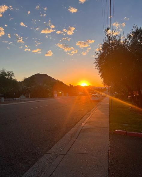 Nature, Rising Sun Pictures, Peaky Blinders Theme, Arizona Sunrise, Pictures Of The Sun, Summer Vision, Sunrise Pictures, Sunset Rose, Cute Sun