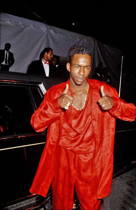 BOBBY ALL DRESSED IN RED!!! Bobby Brown 80s, Bobby Brown 90s, Hip Hop Outfit Ideas, Hip Hop Outfit, 80s Hip Hop Fashion, Hip Hop Photoshoot, 90s Black Men, 52nd Birthday, 80s Trends