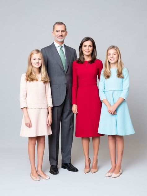 Spanish Royalty, Carolina Herrera Gown, Princess Of Spain, Princess Letizia, Style Royal, Estilo Real, Familia Real, Spanish Royal Family, Princess Sofia