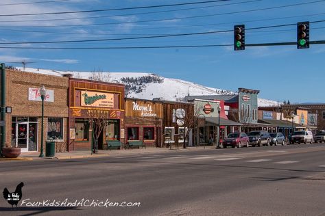 Gunnison Colorado Holiday Places, Gunnison Colorado, Colorado City, Colorado Winter, Into The Blue, Colorado Vacation, Small City, Vacation Places, Outdoor Adventure