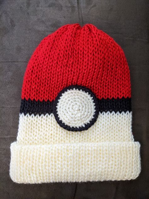 Just made this Pokemon Hat on my sentro 48. 25 red, 60 white, 4 black, 25 red, Crochet center piece. (Next time I may only do 20 red) Amigurumi Patterns, Knitting Machine Hat Patterns, Small Knit Projects, Circular Knitting Machine Patterns Free, Pokeball Crochet Pattern, Loom Knitting Patterns Free, Addi Machine, Loom Knitting Patterns Hat, Loom Knitting For Beginners