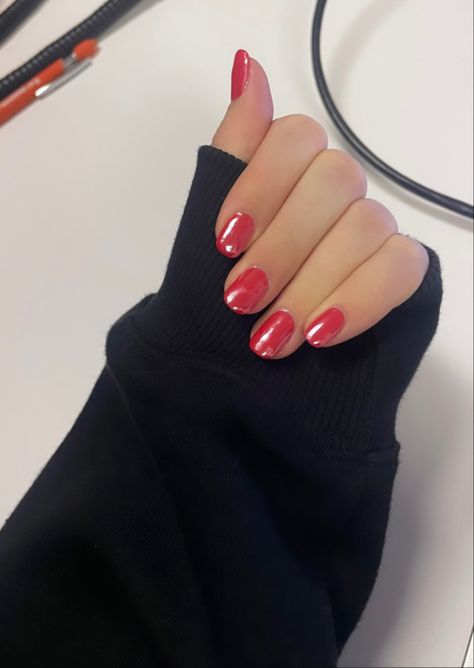 Chrome Over Red Nails, Gel Holiday Nails Christmas Time, Celeb Nails 2023, Ruby Red Chrome Nails, Red Frosted Nails, Red Nails Hailey Bieber, Short Chrome Red Nails, Red Chrome Nails With Bow, Red Chrome Manicure