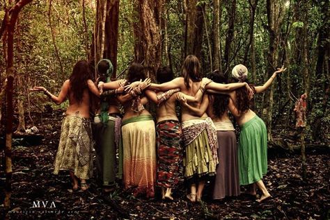 Dance with Nature. Sister Circle, Wild Women Sisterhood, Oh My Goddess, Women Gathering, Women's Circle, Sacred Feminine, The Embrace, Arte Inspo, Wild Woman