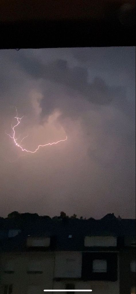 #lightning #thunder #thunderstorm #lightningbolt #nature #sky #rain #photography #aesthetic #wallpaper #phone Rain Lightning Aesthetic, Rainy Thunderstorms Aesthetic, Rain Photography Aesthetic, Thunder Snap, Thunderstorms Wallpaper, Thunderstorms Aesthetic, Ipad Pro Background, Thunder Aesthetic, Thunderstorm Aesthetic