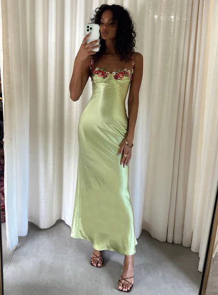 Floral Dresses Summer, Long Dress Elegant, Stylish Maxi Dress, Long Dresses Elegant, Floral Dress Formal, Party Clothes, Elegant Ladies, Maxi Dress Wedding, Sleeveless Long Dress