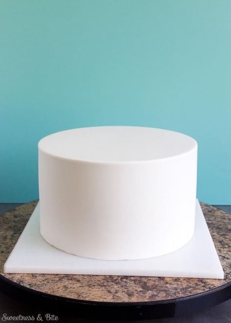 Sprinkle Cake Tutorial - Sweetness & Bite Fondant Tutorial, Plain Birthday Cake, Plain Cake, Mini Cakes Birthday, Sprinkle Cake, Birthday Planning, Cake Cover, Birthday Cake Girls, Wedding Mood Board