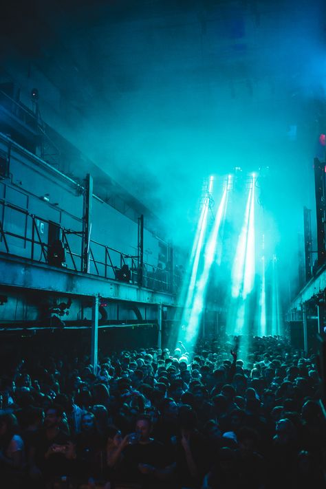 Berghain Aesthetic, Dnb Rave Aesthetic, Live Music Aesthetic, Printworks London, Italian Disco, Techno Design, Rave Aesthetic, Club Lighting, Club Aesthetic