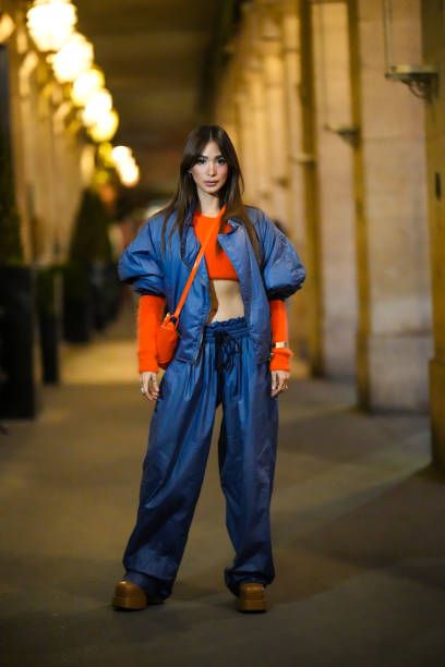 Blue Orange Outfit Street Styles, Blue And Orange Streetwear, Orange And Blue Aesthetic Outfit, Blue And Orange Outfit Aesthetic, Blue And Orange Aesthetic Outfit, Denim And Orange Outfit, Blue And Orange Fashion, Orange Blue Outfit, Orange Editorial