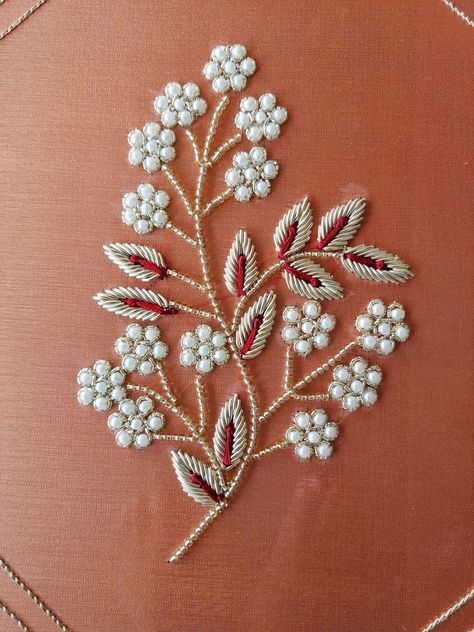 Embroidery/Bordados | Hand embroidery created by me Patchwork, Simple Hand Embroidery Patterns, Embroidery Dress Pattern, Diy Fabric Jewellery, Hand Work Design, Hand Beaded Embroidery, Hand Embroidery Dress, Adornos Halloween, Simple Embroidery Designs