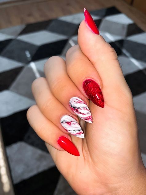 Red Marble Nails Acrylic Short, Red And Marble Nails, Black Red Marble Nails, Red Marble Nail Designs, Red And Black Hoco Nails, Black And Red Marble Nails, Marble Red Nails, Marble Nails Red, Red And Black Marble Nails