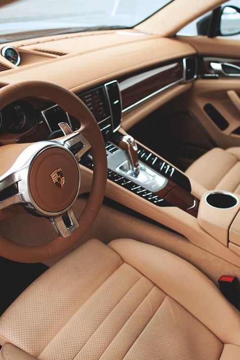 Gray Car Interior, Grey Car Interior, Xe Porsche, Affordable Luxury Cars, Luxury Car Logos, Luxury Cars Bentley, Carros Retro, Mobil Bmw, Luxury Cars Range Rover