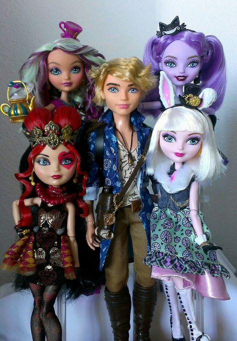 Ever after high wonderlandians Tumblr, Wonderland Ever After High, Eah Dolls, Ever After High Dolls, Monster High Boys, High Monster, Lizzie Hearts, Ever After Dolls, Disney Characters Videos