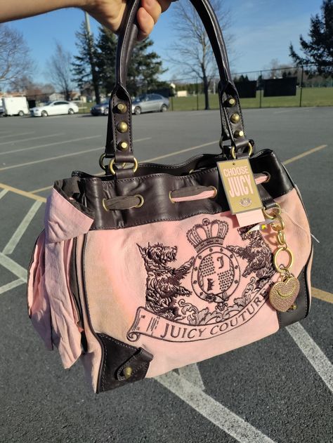 Thrift Find of the Year. ୨୧ Couture, Juicy Couture Bag Vintage, Y2k Juicy Couture Bag, Juicy Couture 2000s Aesthetic, Juicy Couture Purse Aesthetic, Juicy Couture Vintage Bag, Juicy Couture Suitcase, Y2k Juicy Couture Aesthetic, Y2k Thrift Finds