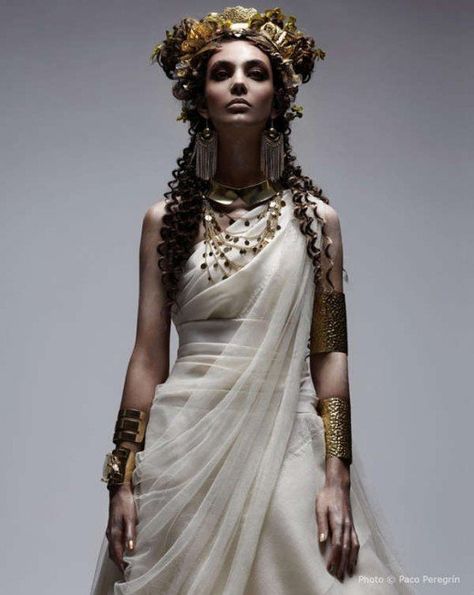 The Roles of Women in Ancient Greece and Rome | HubPages Toga Party, Personaje Fantasy, Goddess Costume, Beltane, Greek Fashion, Mesopotamia, Greek Goddess, 인물 사진, Ancient Rome