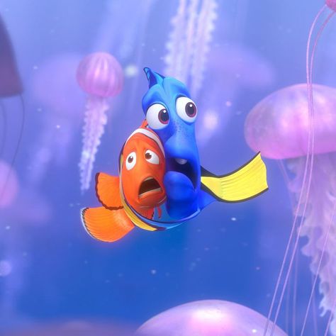 Marlin And Dory, Nemo Wallpaper, Finding Nemo Movie, Nemo Movie, Robin Williams Movies, Halloween Movies List, Dory Nemo, Disney Finding Nemo, Selection Series
