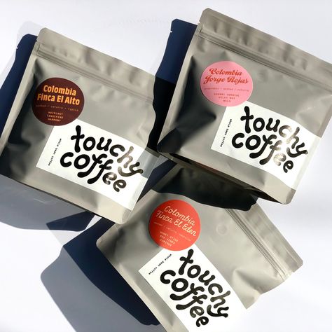 Creative Coffee Packaging, Coffee Bag Design, Packaging Branding Design, Coffee Bean Bags, Coffee Pack, Coffee Review, Coffee Label, Ayam Bakar, Cafe Branding