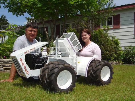 Walk Behind Tractor, Garden Tractor Pulling, Old John Deere Tractors, Dump Cart, Cat Construction, Rc Tractors, Homemade Tractor, Caterpillar Equipment, Tractor Idea