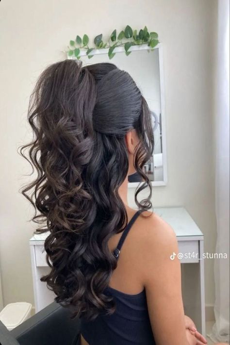 Quinceanera Damas Hairstyles, Charro Hairstyles Quinceanera, Loose Waves Hairstyle, Hairstyles For Quinceanera Damas, Hairstyles For Damas Quinceanera, Half Up Half Down Wedding Hair Black Women, Half Up Half Down Hair For Wedding, Damas Hairstyles For Quince, Curled Half Up Half Down