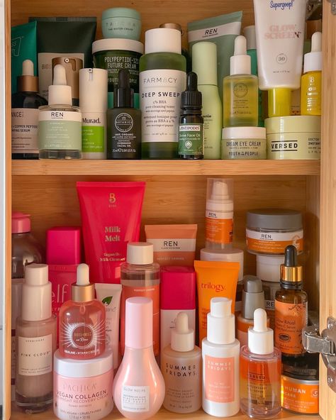 colour coordinated skincare makes me happy 🥹🌈 but ya girl needs more SPACE!!! i’m about to enter my diy era lmao 😭 new skincare shelves coming soon (hopefully) skincare - beauty essentials - skincare set up - girly things - pretty packaging - aesthetics #beautyshelfie #skincareshelfie #vanitiesofig #skinstagram #skincare #summerskincare #selfcare #prettypackaging #justgirlythings Skincare Collection Aesthetic, Skincare Shelves, Skincare Products Aesthetic, Skincare Shelfie, Skincare Shelf, Skincare Summer, Skincare Wishlist, Summer Vision, Skincare Hacks