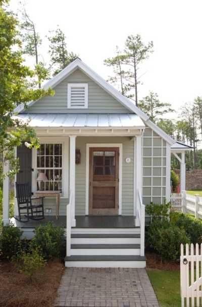 31 Cottage Style House Exterior Design Ideas | Sebring Design Build Tiny House Plans Small Cottages, Design Casa Piccola, Small Cottage Designs, Cottage House Exterior, Small House Living, Small Cottage House Plans, Cottage Floor Plans, Small Cottage Homes, Best Tiny House