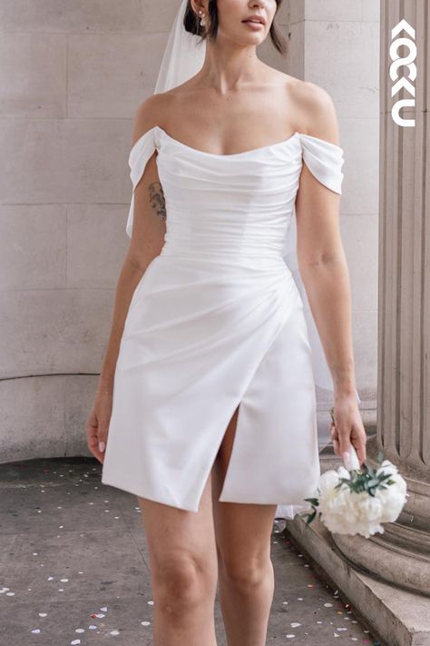 Be the perfect mix of chic and modern on your special day with our K2101 - Chic & Modern Scoop Ruched Simple Mini Wedding Dress! This beautiful dress features a flattering scoop neckline and ruched detailing, giving you a simple yet elegant look. Say "I Do" without breaking the bank and feel confident and stylish on your wedding day. Off The Shoulder Short Wedding Dress, Simple Wedding Dress Casual Short Classy, Wedding Blazer Dress, Modern Short Wedding Dress, Classic Prom Dress, Mini Wedding Dress, Simple Wedding Dress Casual, Short Wedding Dress Beach, Short White Dress Wedding