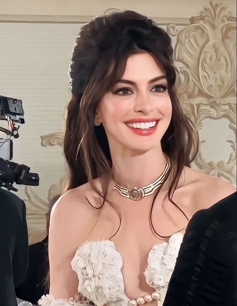 Lana Del Rey, Balayage, Anne Hathaway Updo, Anna Hathaway Make Up, Anne Hathaway Face Claim, Anne Hathaway Now, Anna Hathaway Aesthetic, Anne Hathaway The Idea Of You, Ann Hathaway Aesthetic