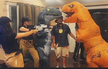 Jurassic Park family costume. Dinosaurs, park visitor and park ranger. Jurassic park cosplay. Dinosaurs, Halloween Ideas, Jurassic Park Family Costume, Family Costumes Diy, Family Costume, Park Ranger, Family Costumes, Diy Costumes, Jurassic Park