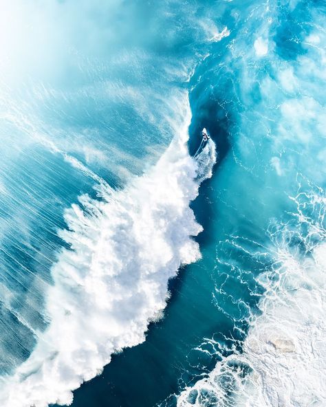 Nicolas Letoublon ⚡︎ Australia | Infinite ~ #Surf #surfing #ocean #hawaii #waves #surfer #wave #surflife #australia #paradise #bigwave #sydney #island #surfinglife… | Instagram Hawaii Waves, Ocean Hawaii, Big Wave Surfing, Eternal Summer, Surfing Photography, Surf Life, Retro Futuristic, Morning Sun, Big Waves