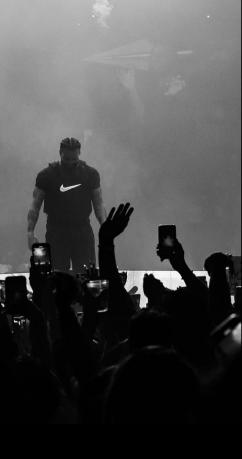 Drake Background, Hip Hop Aesthetic Wallpaper, Drake Playlist, Drake Rapper, Drizzy Drake, Drake Photos, Drake Drizzy, Drake Wallpapers, Cool Nike Wallpapers