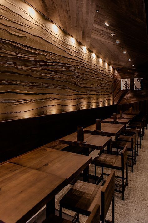 Wood Restaurant Table, Best Restaurant Design, Natural Restaurant, Cool Restaurant Design, Izakaya Restaurant, Japanese Restaurant Interior, Japanese Restaurant Design, Woods Restaurant, Modern Restaurant Design