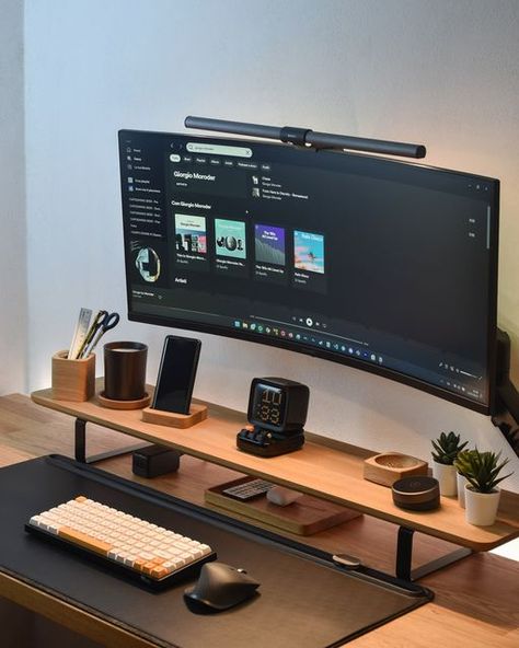 Minimal Desk Setup, Minimal Desk, Clean Desk, Computer Desk Setup, Home Studio Setup, Desktop Setup, Desk Inspiration, Dream Office, Bedroom Setup