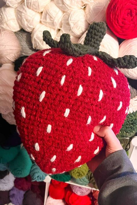 Amigurumi Patterns, Fruit Pillow Crochet, Strawberry Pillow Pattern, Chunky Yarn Crochet Blanket, Crochet Strawberry Pillow, Crochet Mini Heart, Strawberry Pillow, Chunky Yarn Crochet Pattern, Diy Crochet Hook