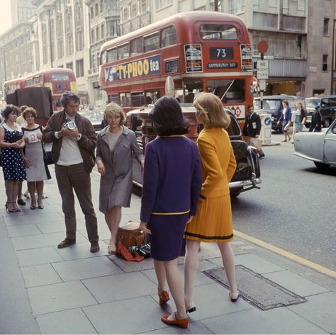 London 1966, Paul Huf working on a fashion shoot for Avenue  Photo Sem Presser Apple Boutique, 1960s London, Swinging 60s, Swinging London, Carnaby Street, London History, Swinging Sixties, 20th Century Fashion, Sixties Fashion