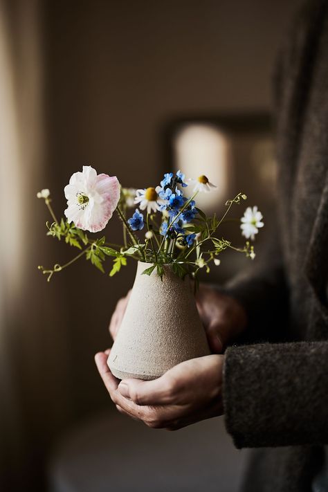 Textured conical bud vase in salted granite hues with a white glazed interior and beautiful swirling at the base. We are obsessed with simple, beautiful and functional ceramics and fell in love with these pieces the moment we saw them. Vase Photography, Sweet Pea Seeds, Functional Ceramics, Room Freshener, Old Room, Ceramic Bottle, Plant Vase, Scottish Landscape, Incense Holders