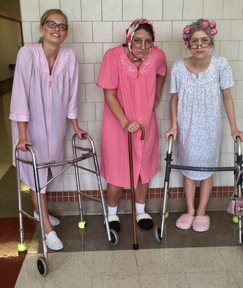 Dress Up As Old People, Best Old Lady Costume, Old Women Halloween Costume, Halloween Costumes Grandma, Old Granny Costume Woman, Grandma Spirit Week, How To Dress Up As An Old Lady, Cute Old Lady Costume, Old Ppl Costumes