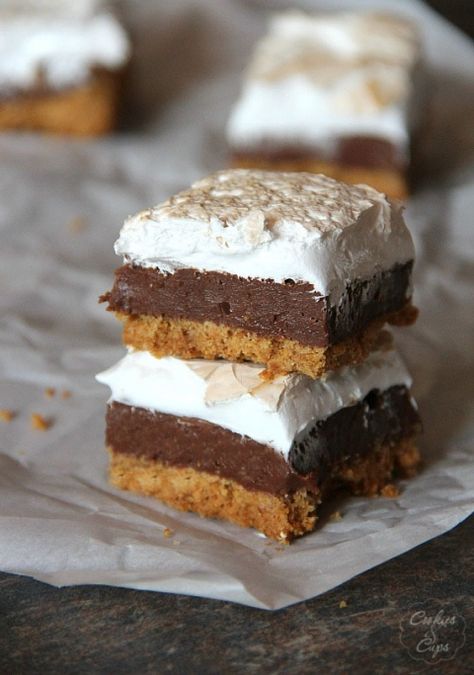 S'mores Fudge Bars | Cookies and Cups Smores Fudge, Smores Recipes, Smores Bars, Easy Smores, Smore Recipes, Fudge Bars, Easy Bake, Yum Food, Recipe Roundup