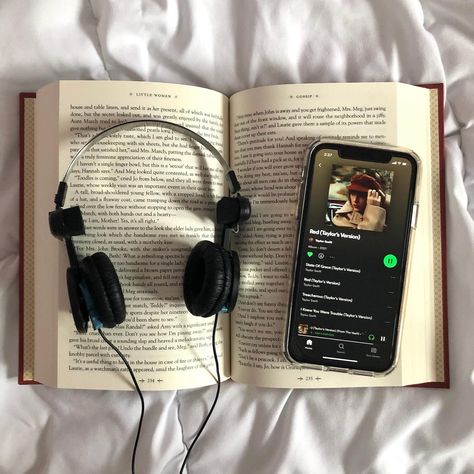March Girl Aesthetic, March Aesthetic Month, Little Women Book Aesthetic, May Aesthetic Month, Beth Core, Jo March Aesthetic, Amy Aesthetic, Taylor Swift Red Taylor's Version, Koss Headphones