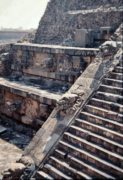 Teotihuacán Ancient Architecture, Ancient Ruins, Teotihuacan Pyramid, Mayan Architecture, Ancient Mexico, Aztec Ruins, High Expectations, Mayan Ruins, Ancient Temples