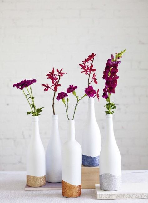 Vases | Breathtaking Wine Bottle Crafts Ideas Wine Bottle Project, Wine Bottle Vases, Wine Bottle Centerpieces, Old Wine Bottles, Flowers Wine, Bottle Centerpieces, Empty Wine Bottles, Wine Craft, Flowers Decoration