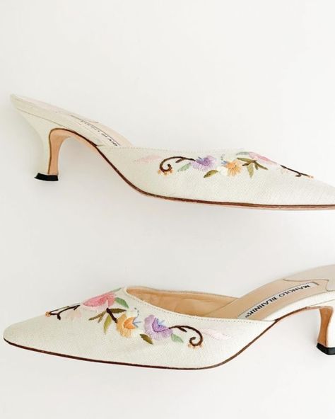 Wedding shoe inspo! Obsessed obsessed! #weddingshoe #weddingshoes #weddingshoeinspo #austinbride #atxwedding 70s Wedding Shoes, Cowboy Bride, 70s Wedding, 2024 Wedding, Romantic Bride, Instagram Wedding, Shoe Inspo, Modern Bride, Wedding Trends