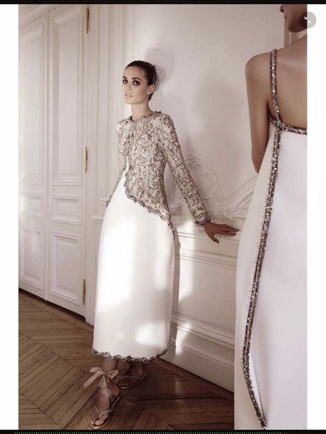 The Now Grand Couture by Yelena Yemchuk for Vogue Italia Alta Moda Sept 2014 Vogue Paris, Mode Chanel, Chanel Couture, Chanel Haute Couture, Chanel Fashion, Vogue Italia, Mode Vintage, Gorgeous Gowns, Embroidered Top