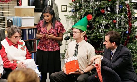 How to plan a freelance Christmas party Office Christmas Episodes, Holly Flax, Dwight And Jim, Kelly Kapoor, The Office Christmas, Christmas Episodes, Office Fan, Unicorn Doll, Classy Christmas