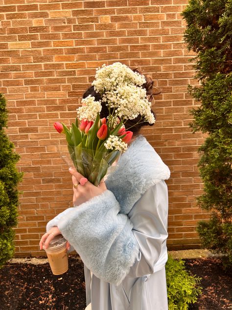 Girl holding flowers to hide her face and a cut of coffee Shy Pose Reference Photo, Shy Photo Poses, Shy Girl Posing, Camera Shy Poses, Poses Shy, Shy Poses, Flowers And Coffee, Shy People, Flowers Coffee